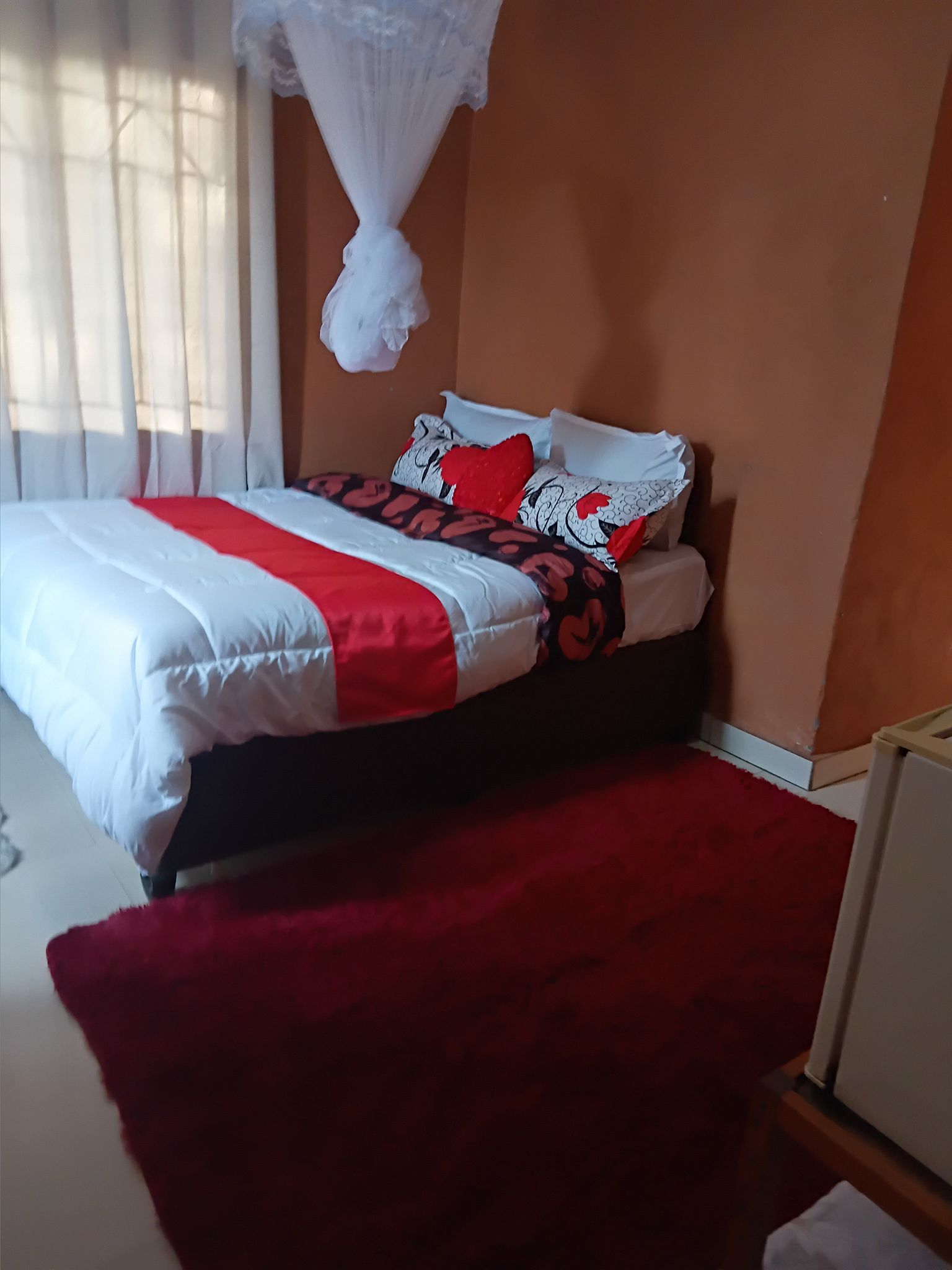 Beautifully decorated room for short stays